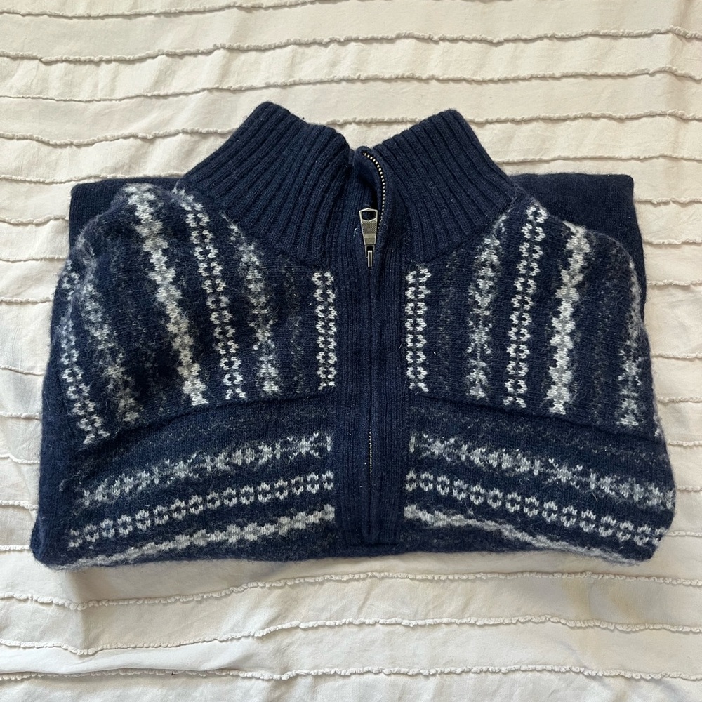 Banana Republic Navy and White Sweater